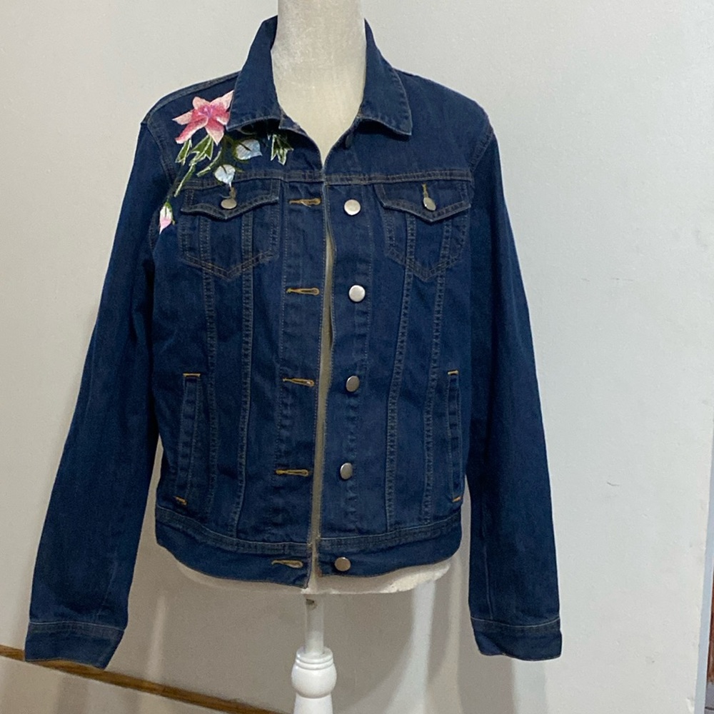 NWOT DLXE Womens Jean Jacket Blue Denim Southwestern Handmade Embellished XL